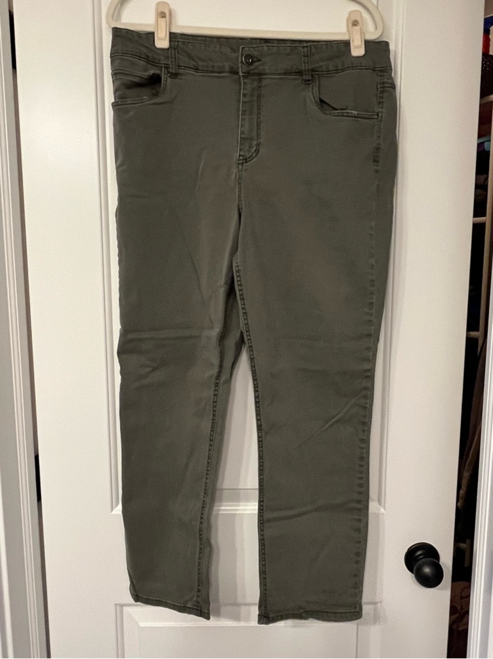Maurice’s skinny leg olive pants—women’s size 15/16